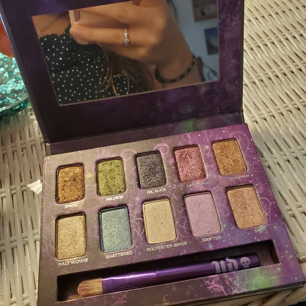 Urban Decay eyeshadow pallet